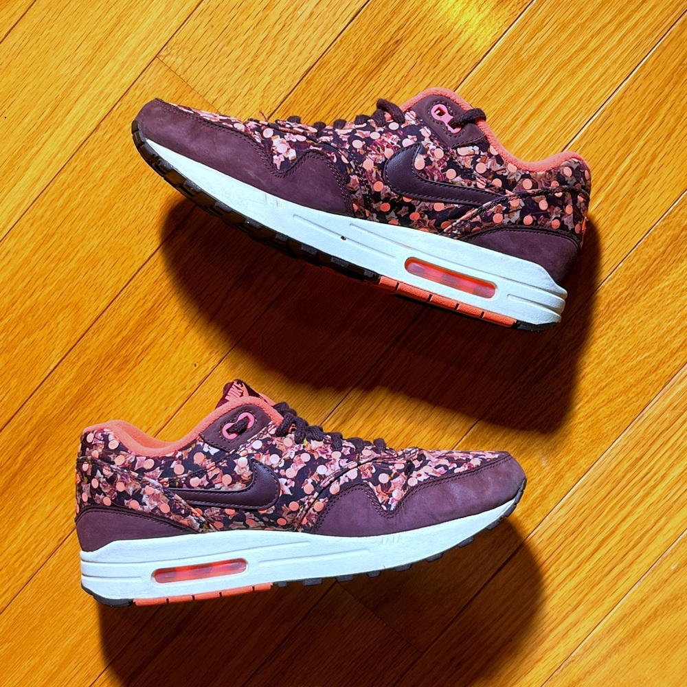 ❌SOLD ig: chillwillscloset ❌ RARE Nike air max 90 Liberty London unique collab